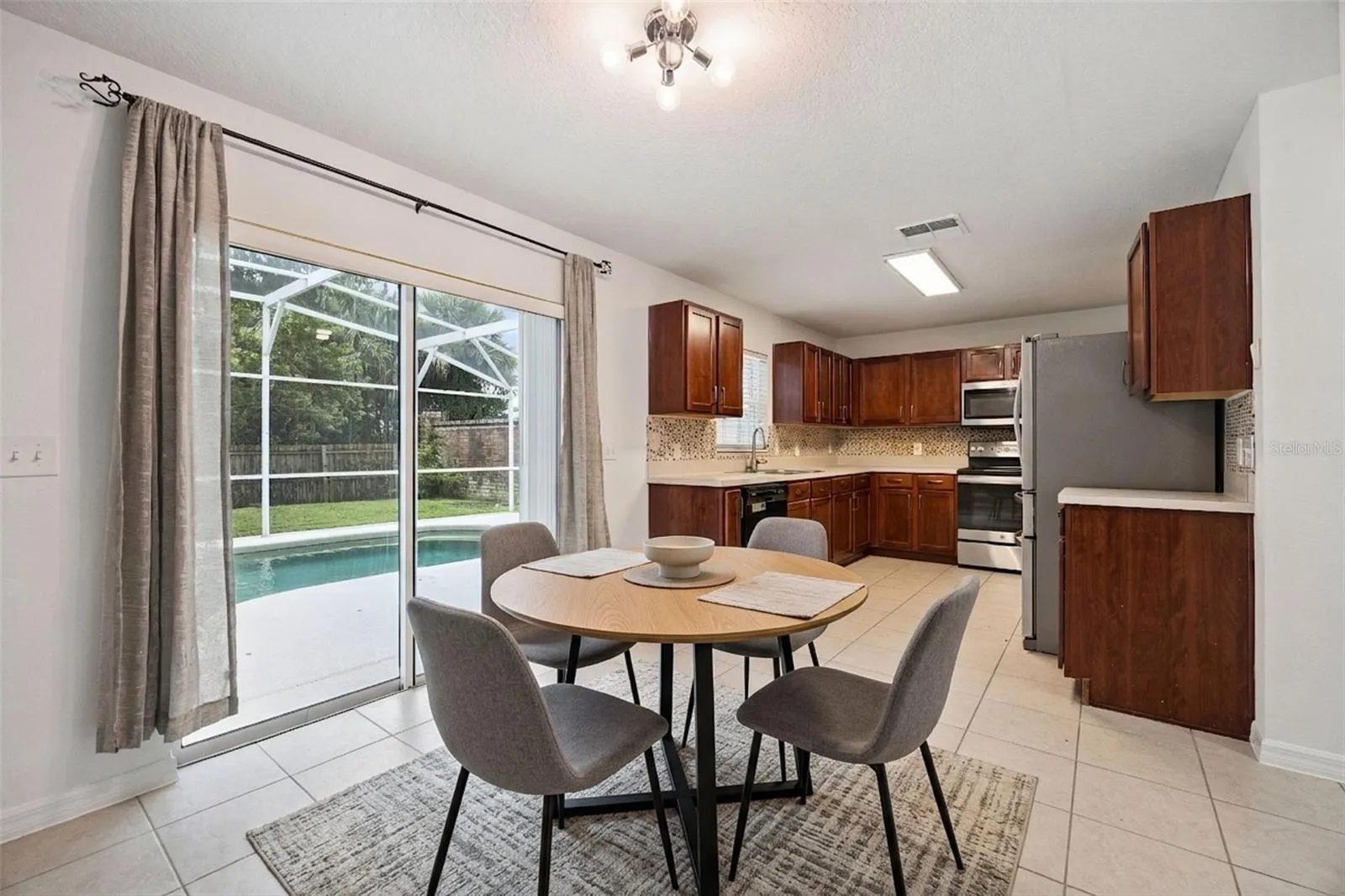 Kitchen breakfast area