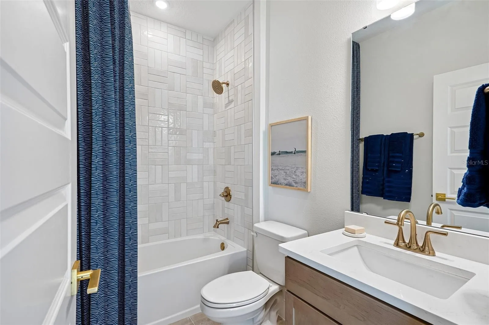 Bathroom 4 (representative photo)