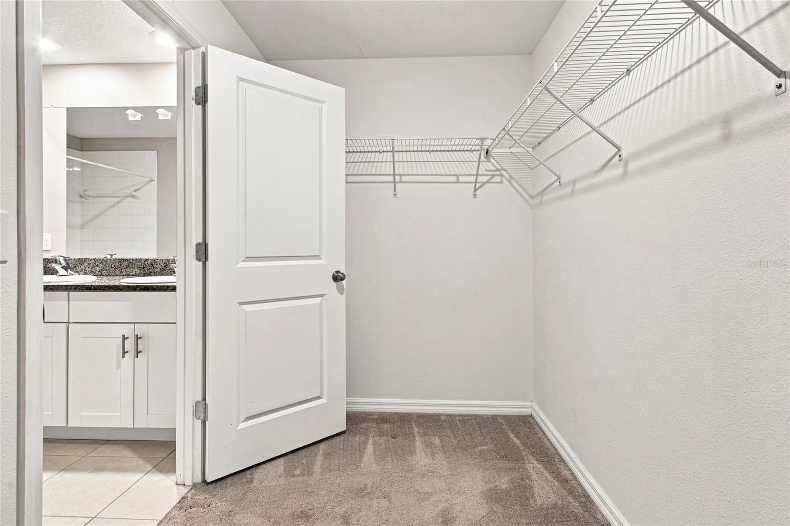 Primar walk in closet