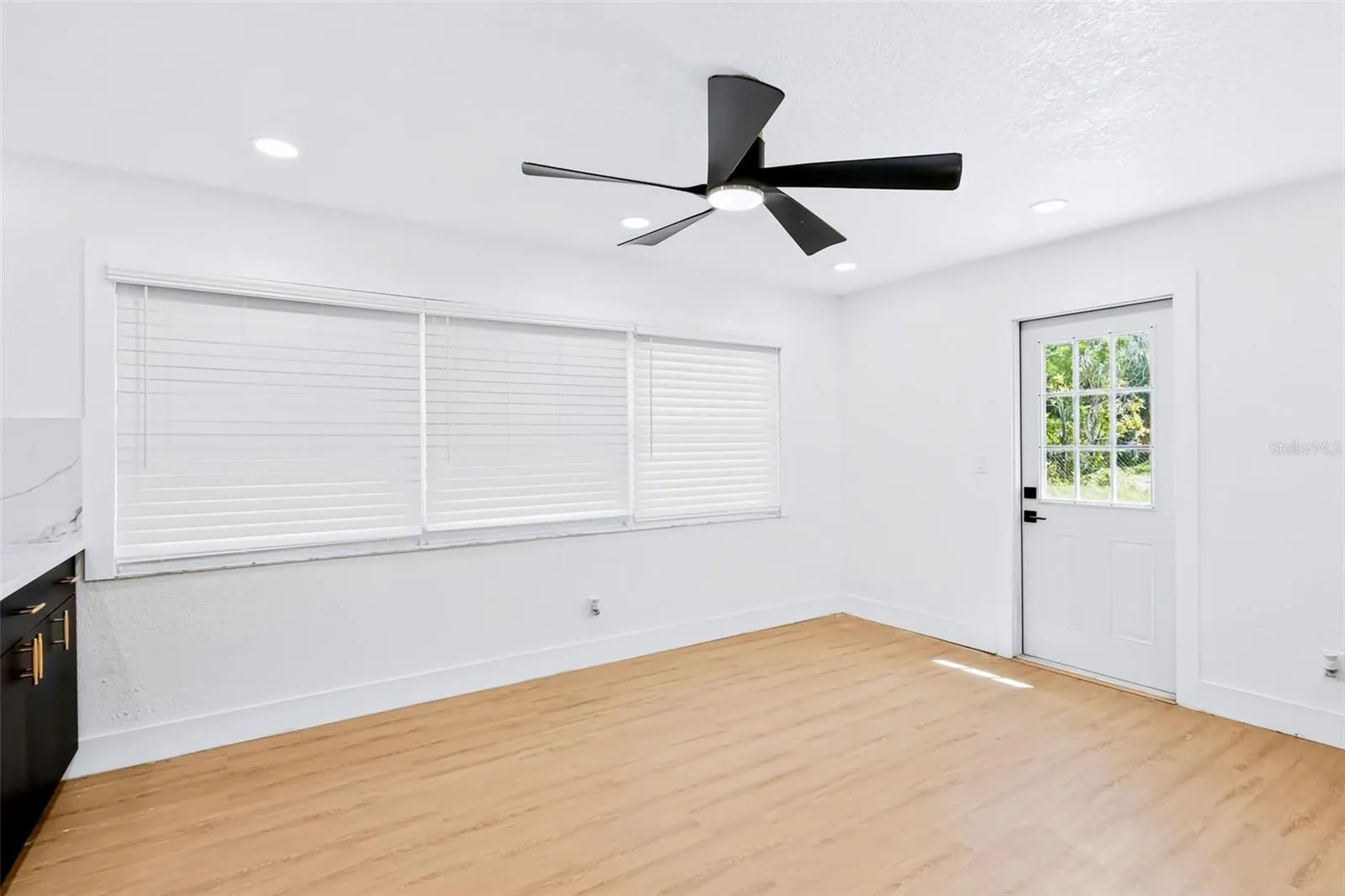 DINNING ROOM/GREAT ROOM