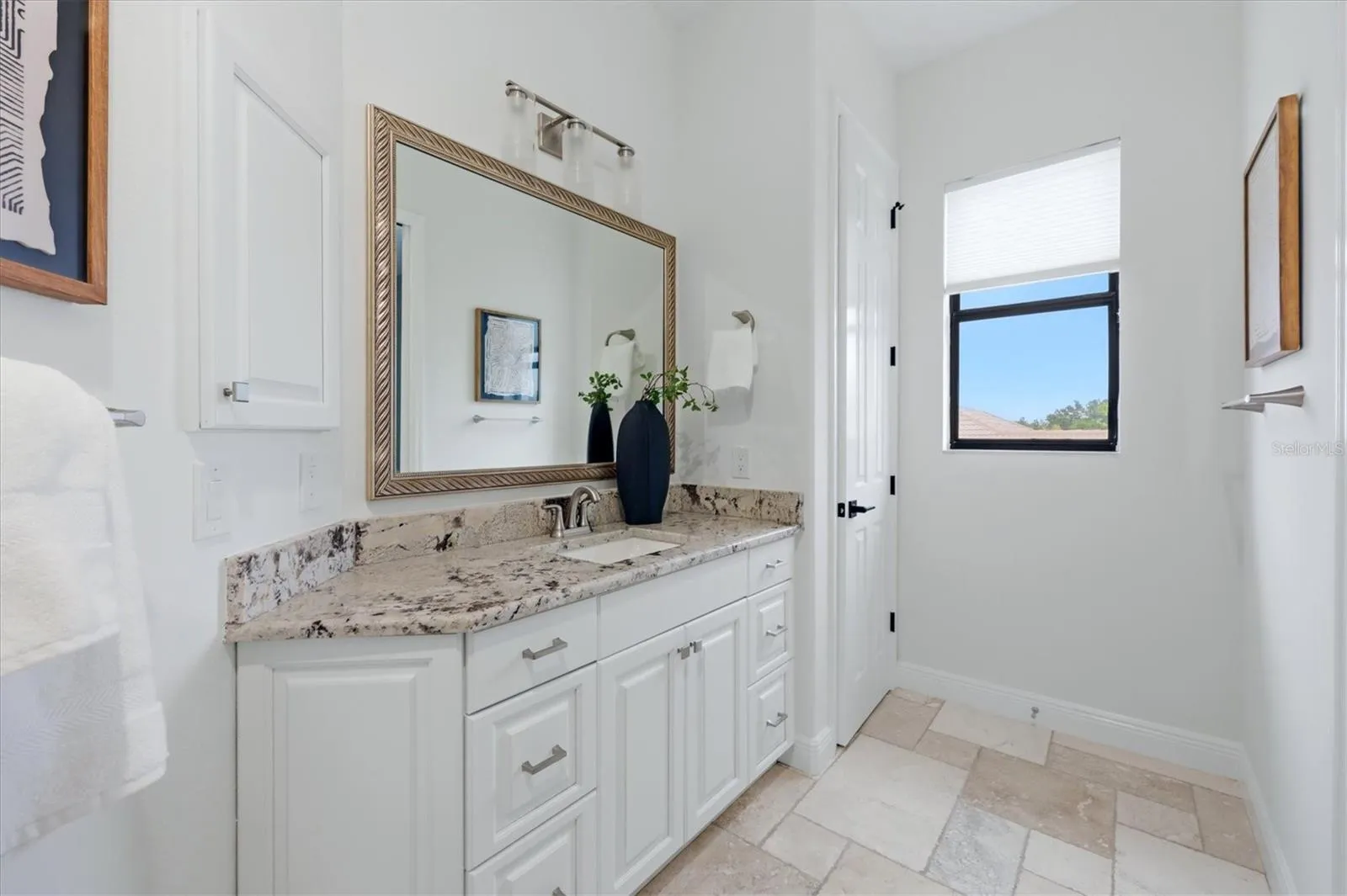 Second Floor Full Bathroom