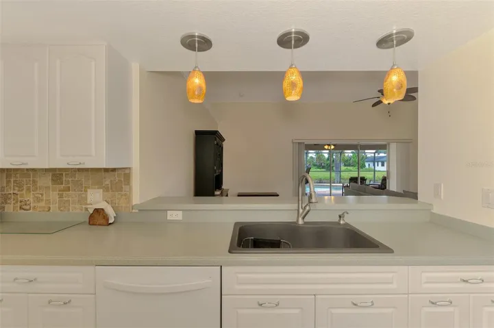 Double sink, custom lighting