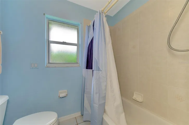Guest bath tub and shower