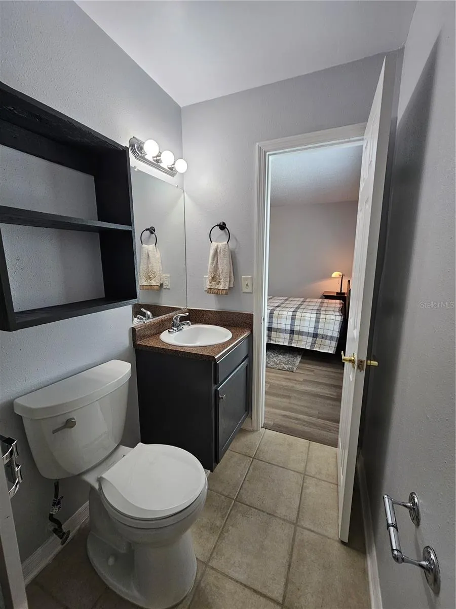 Primary Bedroom En-suite Bathroom
