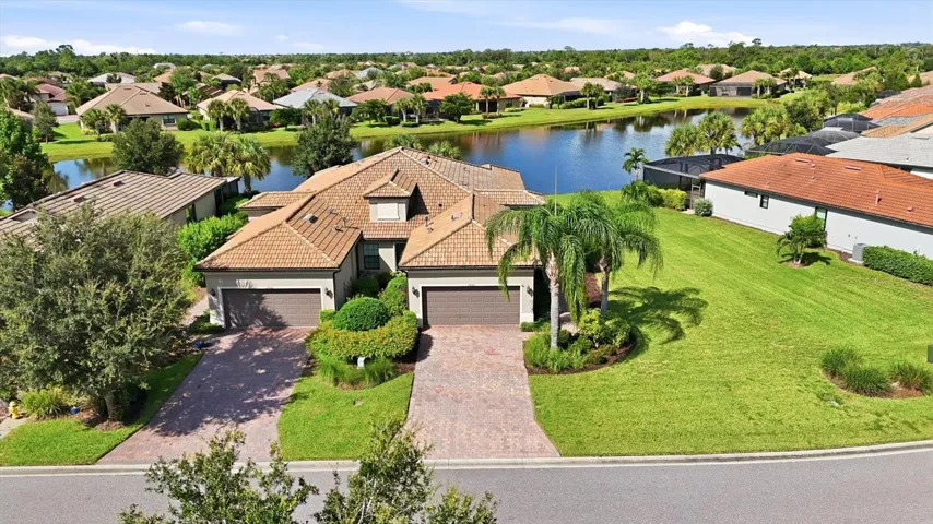 Welcome to 17128 Kenton Terrace, Lakewood Ranch, FL