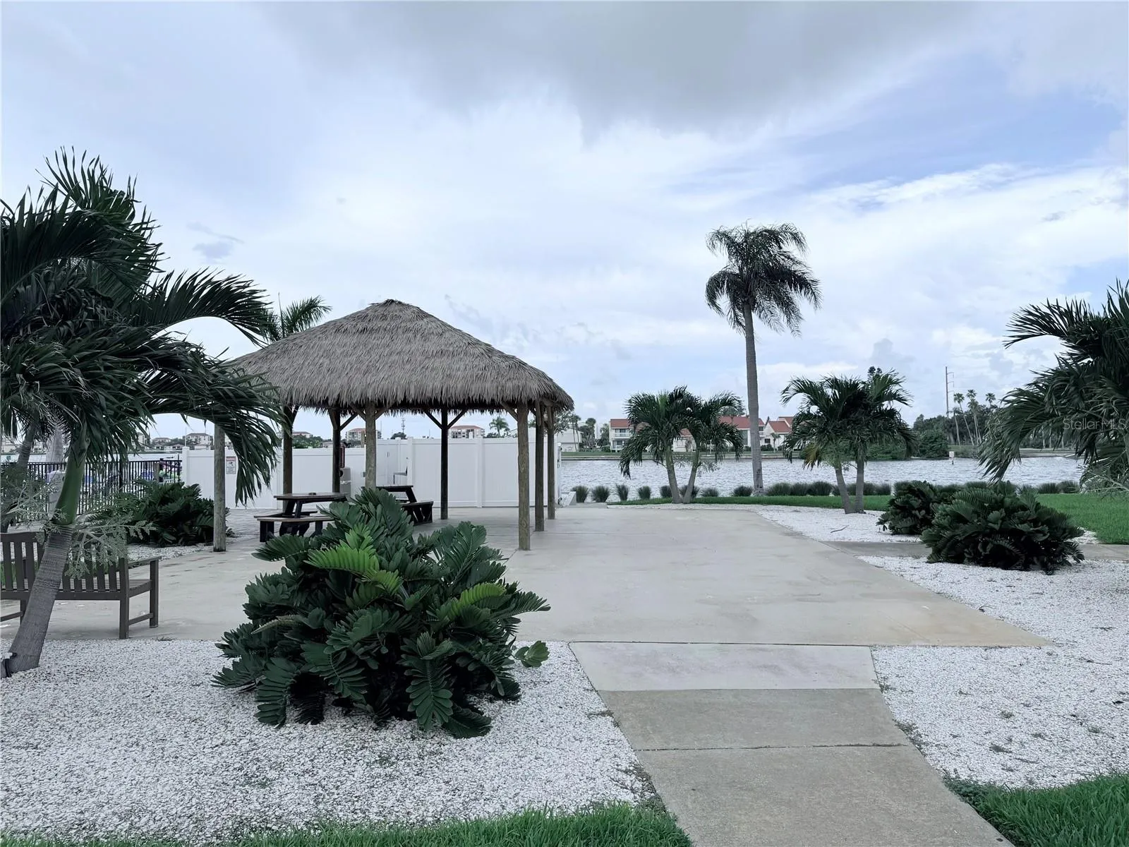 Tiki hut