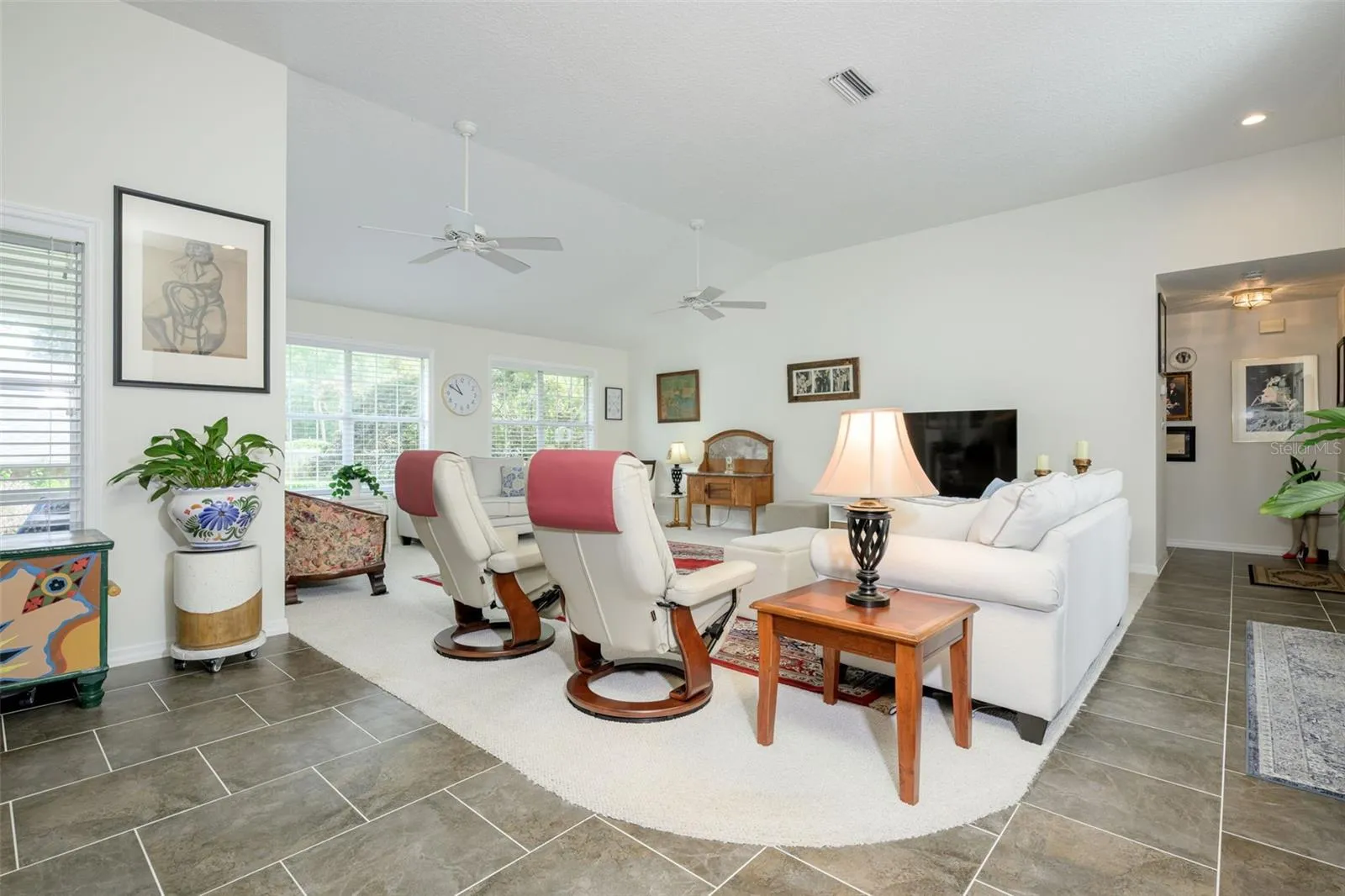 Oversize Living Area Room