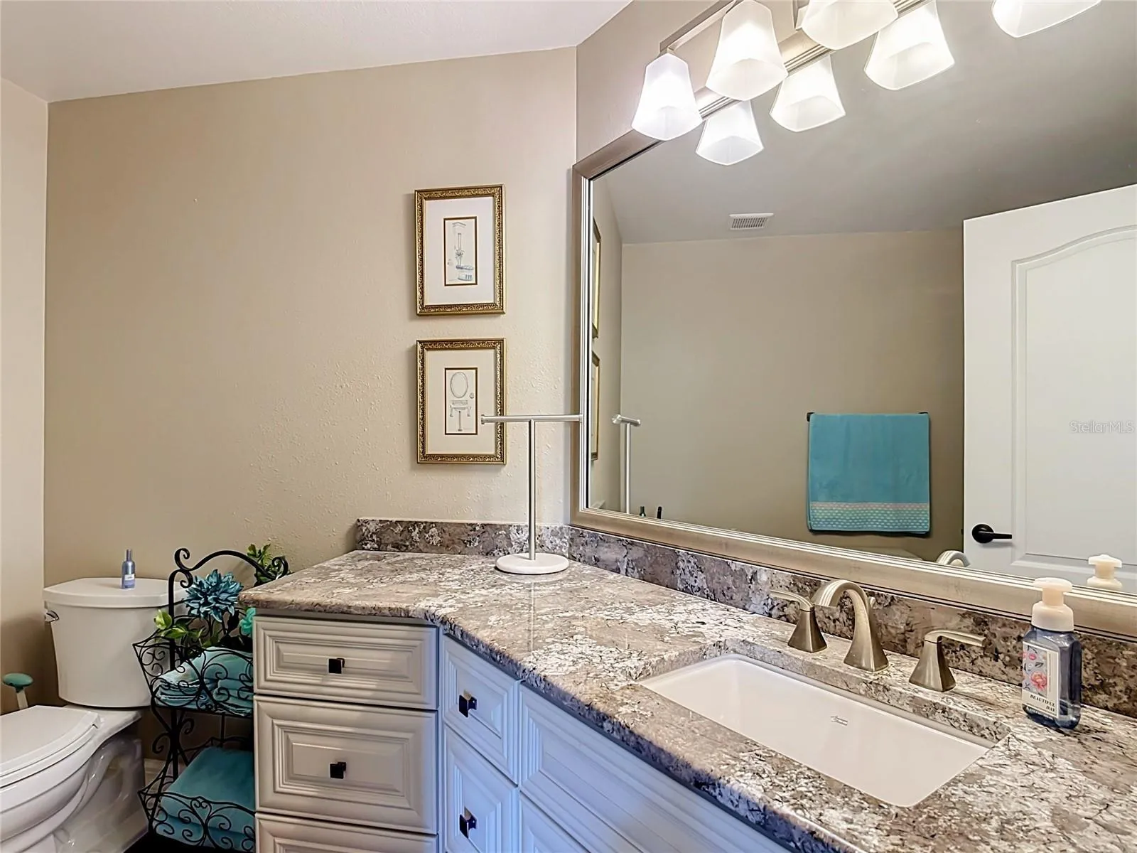 2nd Bathroom