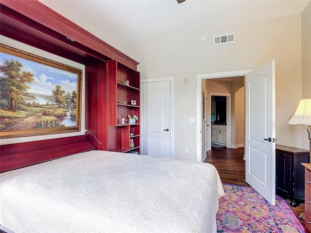 Murphy bed in 2nd Bedroom