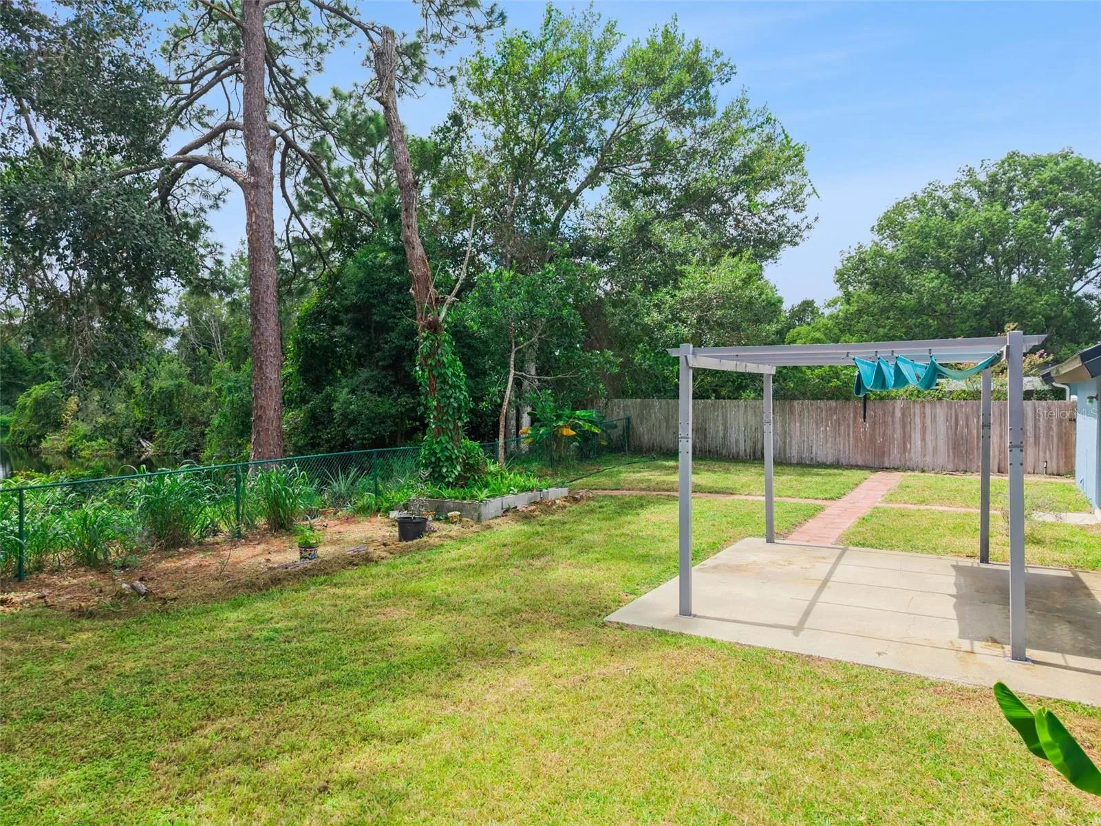 GARDEN AREA