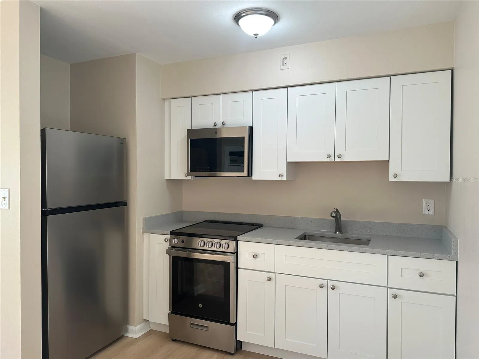 Updated Kitchen Appliances &amp; Cabinetry