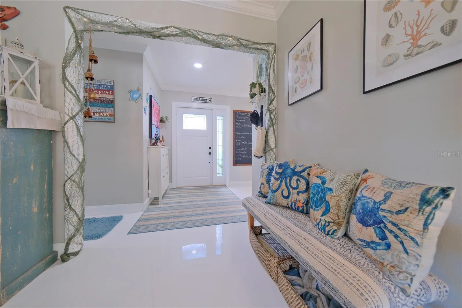 Living Room view to Entry