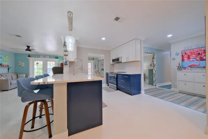 Kitchen Island Entry
