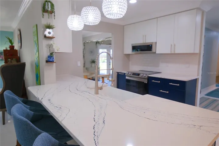 Kitchen Island Quartz Countertop