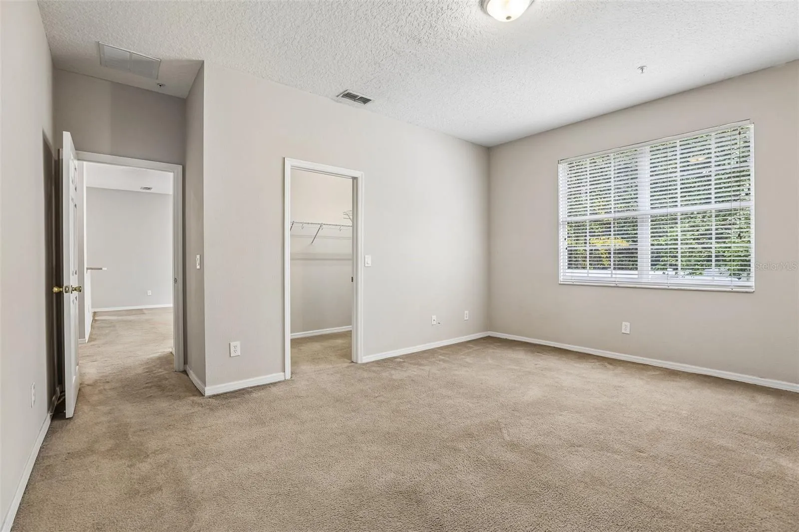 Main floor primary suite.