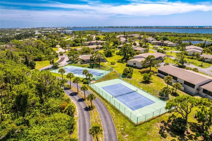 Pickleball & Tennis Courts.