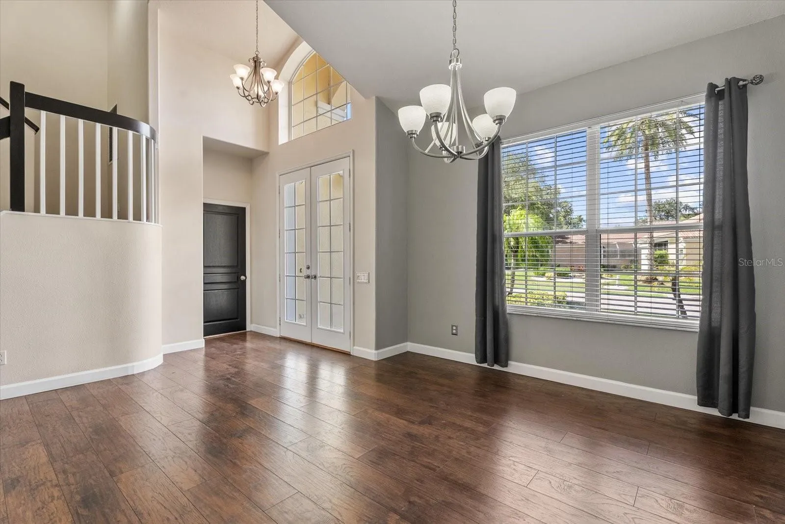 Dining Room, Front Entry, Garage, stairs