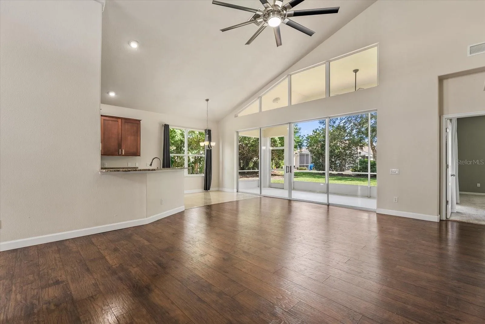 Lanai, Kitchen, Living Room