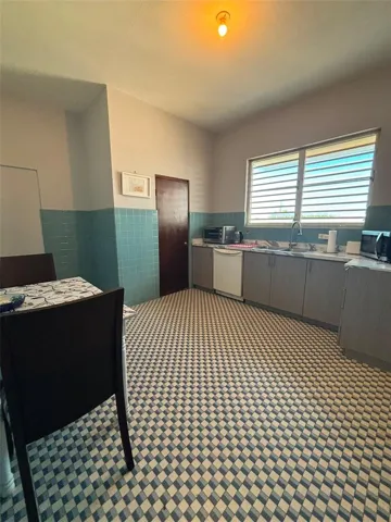 Calle Riera #520 Apt. 3 habitaciones 2 baños