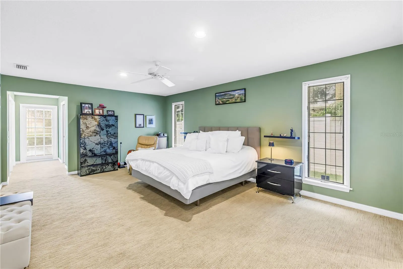 First Floor Primary Bedroom w/ensuite Bath