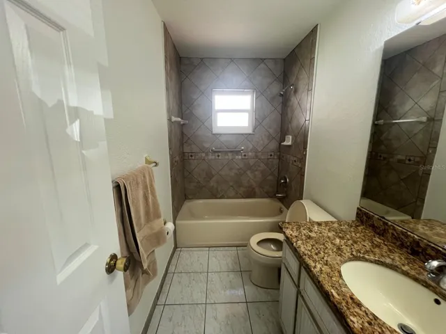 BATHROOM 2