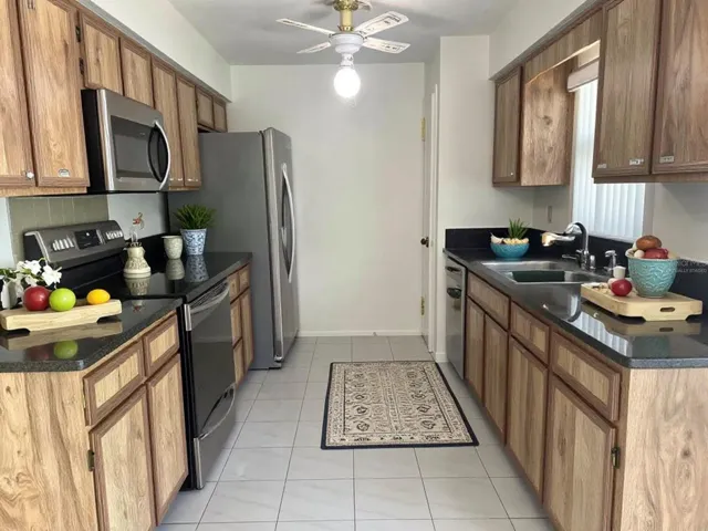 KITCHEN VIRTUALLY STAGED