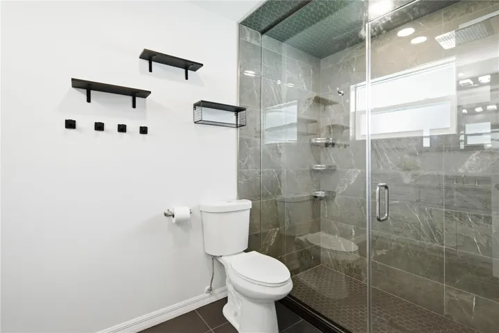 Master en suite bathroom with steam shower