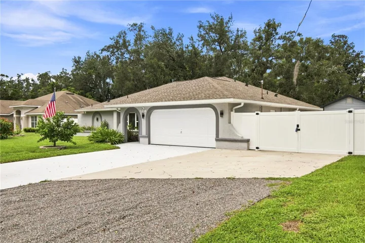 Extra wide driveway!
