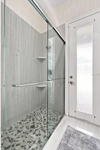 Full Pool Bath with Shower