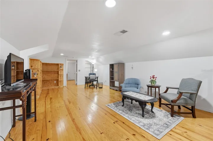 Loft/media/flex space