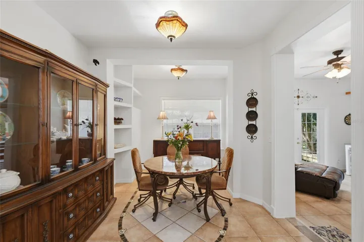 Eat-in Kitchen