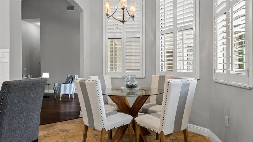 Eat-In Kitchen Space/Breakfast Nook