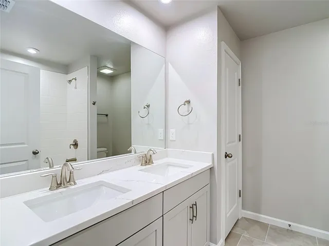 2nd Bathroom