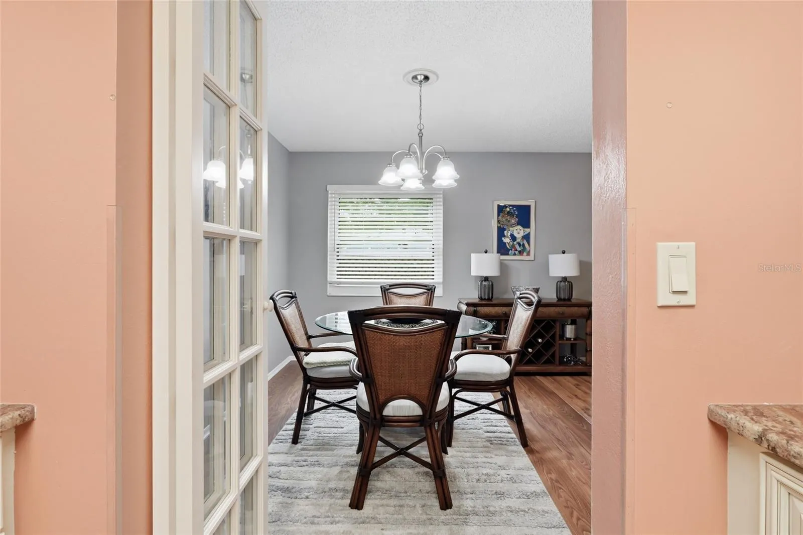 Door between Kitchen and Dining room