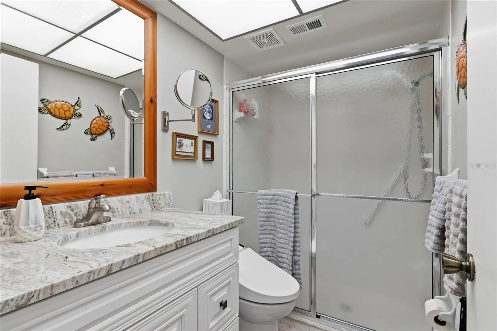 2nd Bathroom