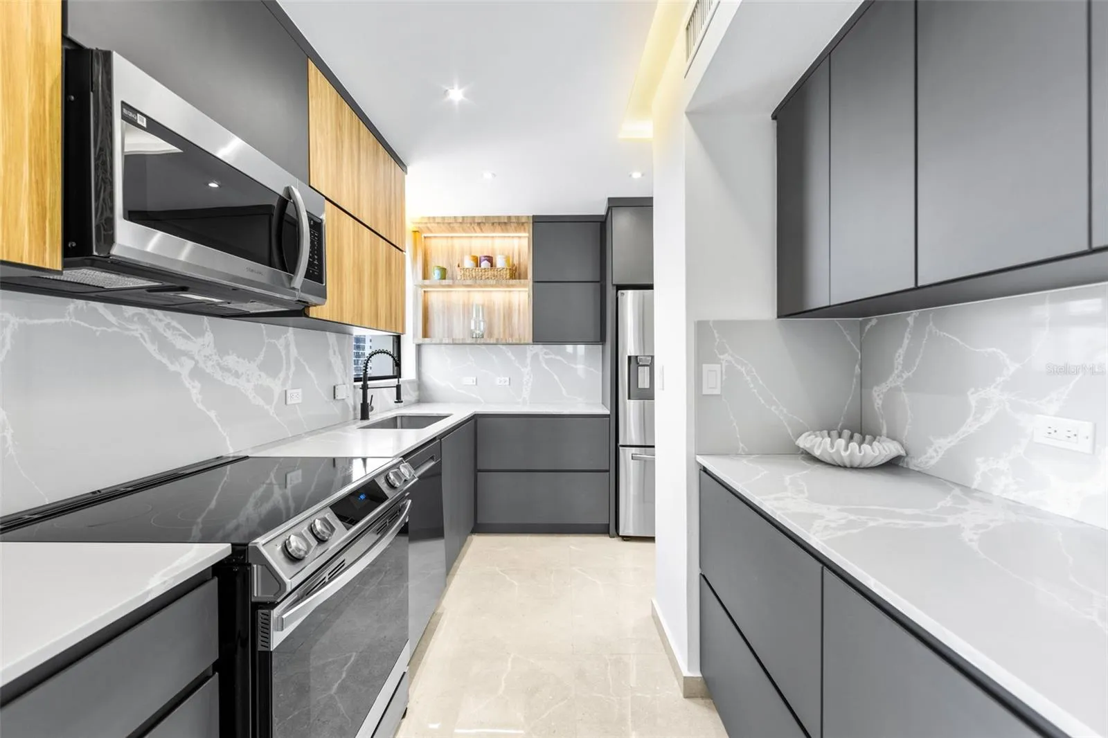 Fully Renovated Kitchen