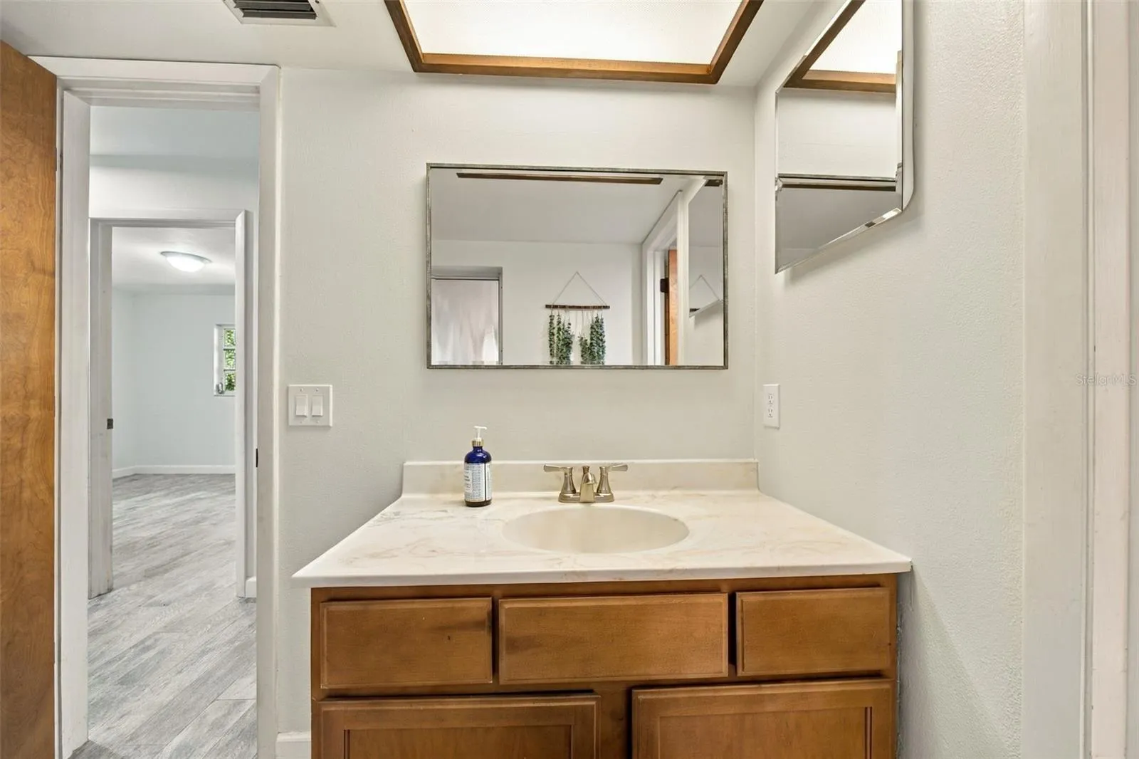 2nd Bathroom