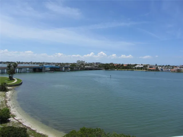 Intracoastal looking to St Pete Beach