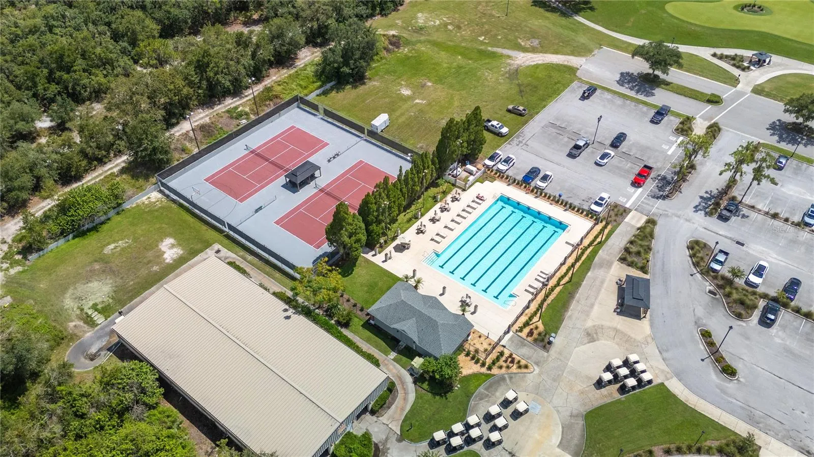 Community Pool &amp; tennis courts