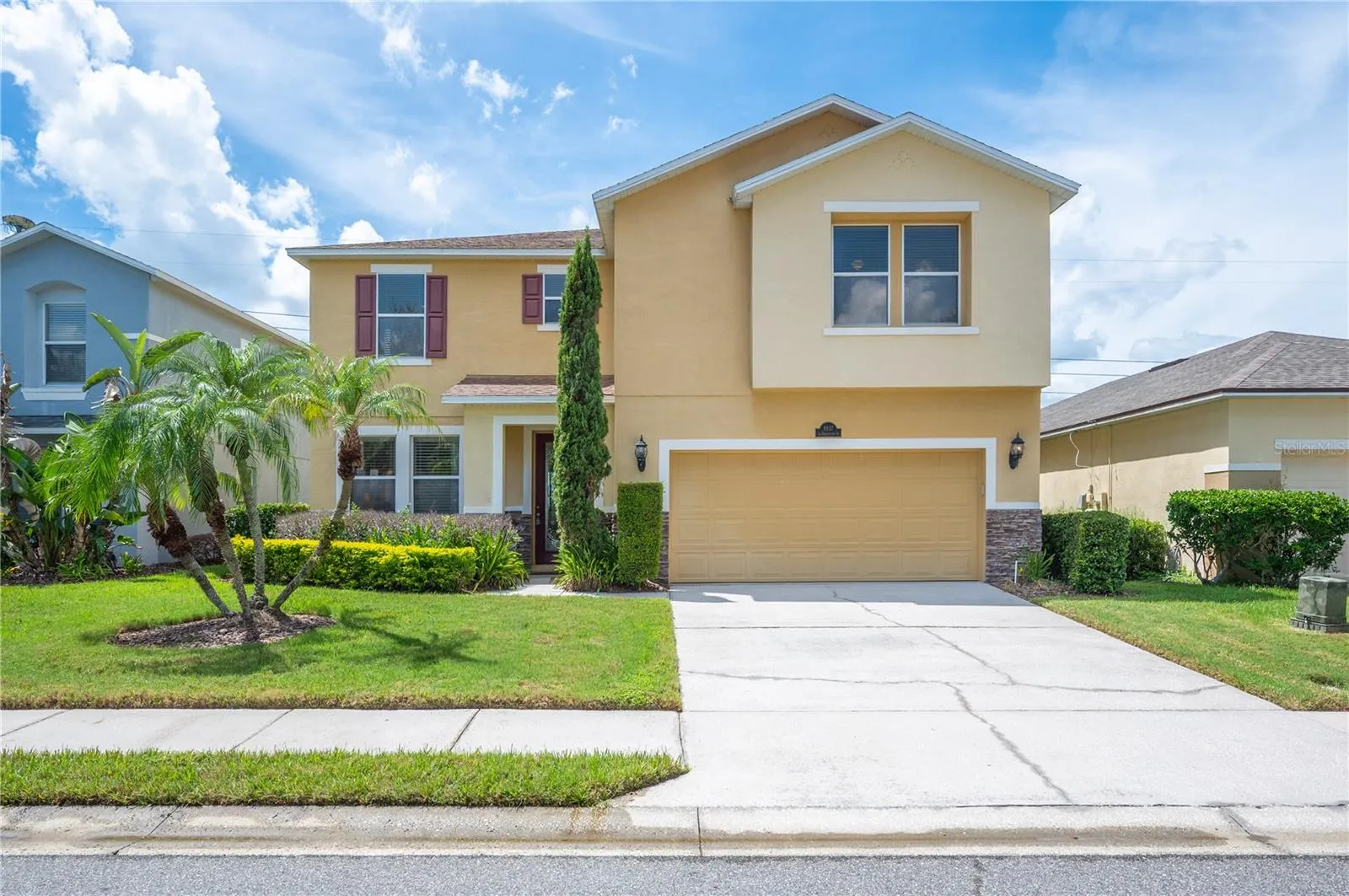 Welcome to 6937 Lake Eaglebrooke Dr. On the 15th hole of The Club at Eaglebrooke along with a stunning water view. This home features 3 bedrooms &amp; 2.5 baths.