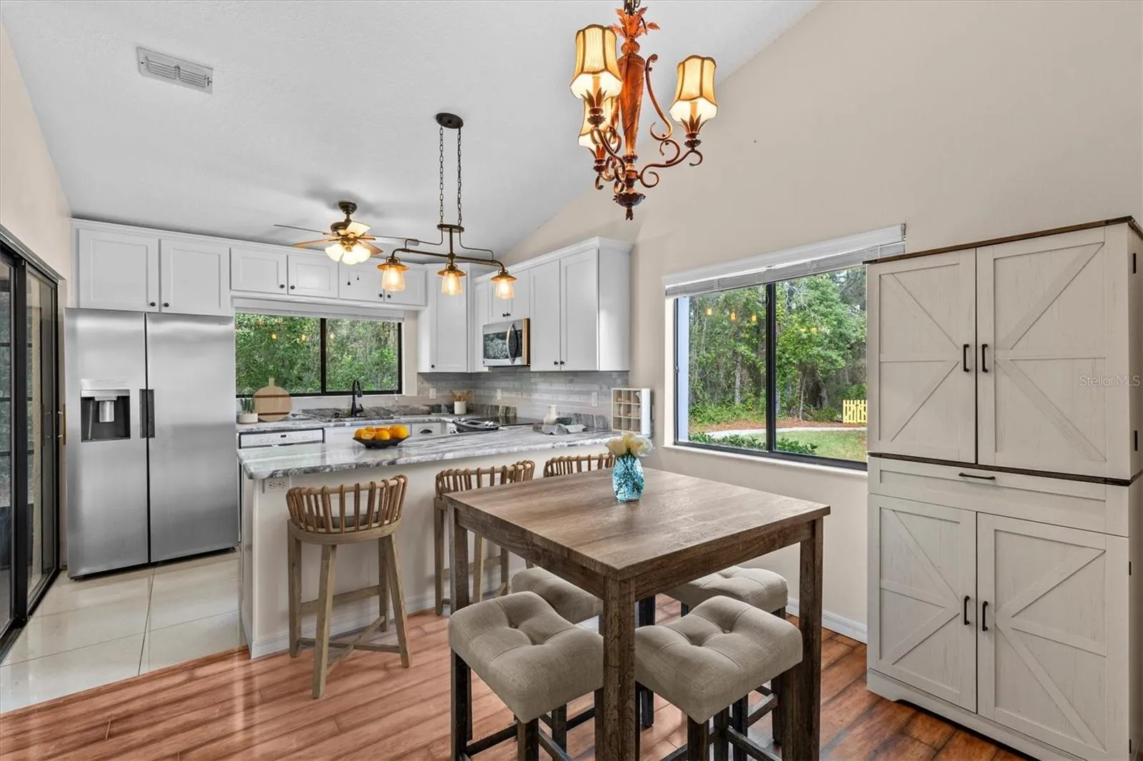 Dining to Kitchen