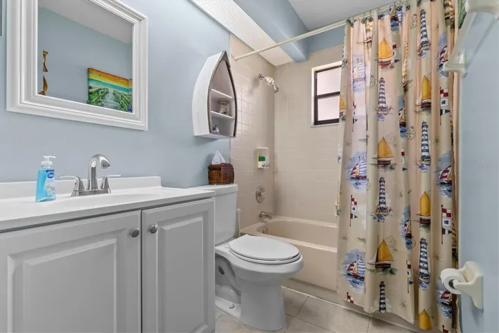 Tub/Shower Second Bathroom