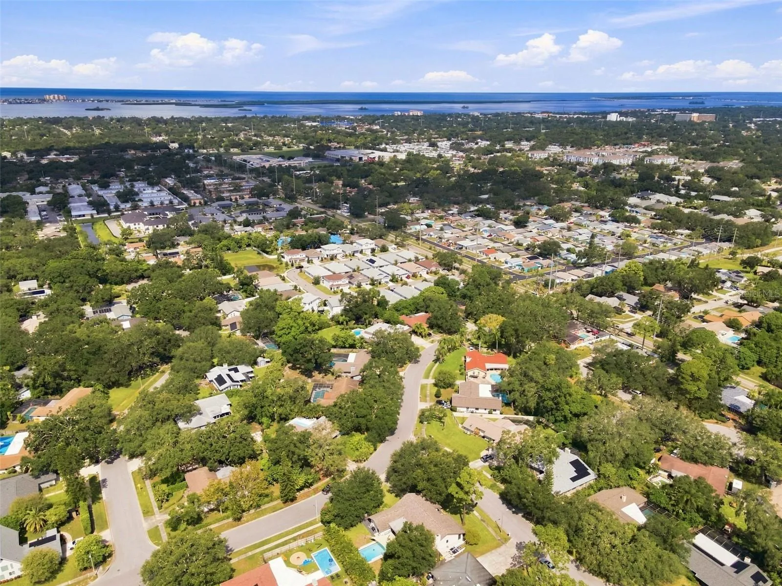 Easy access to Edgewater, Downtown Dunedin and Beaches