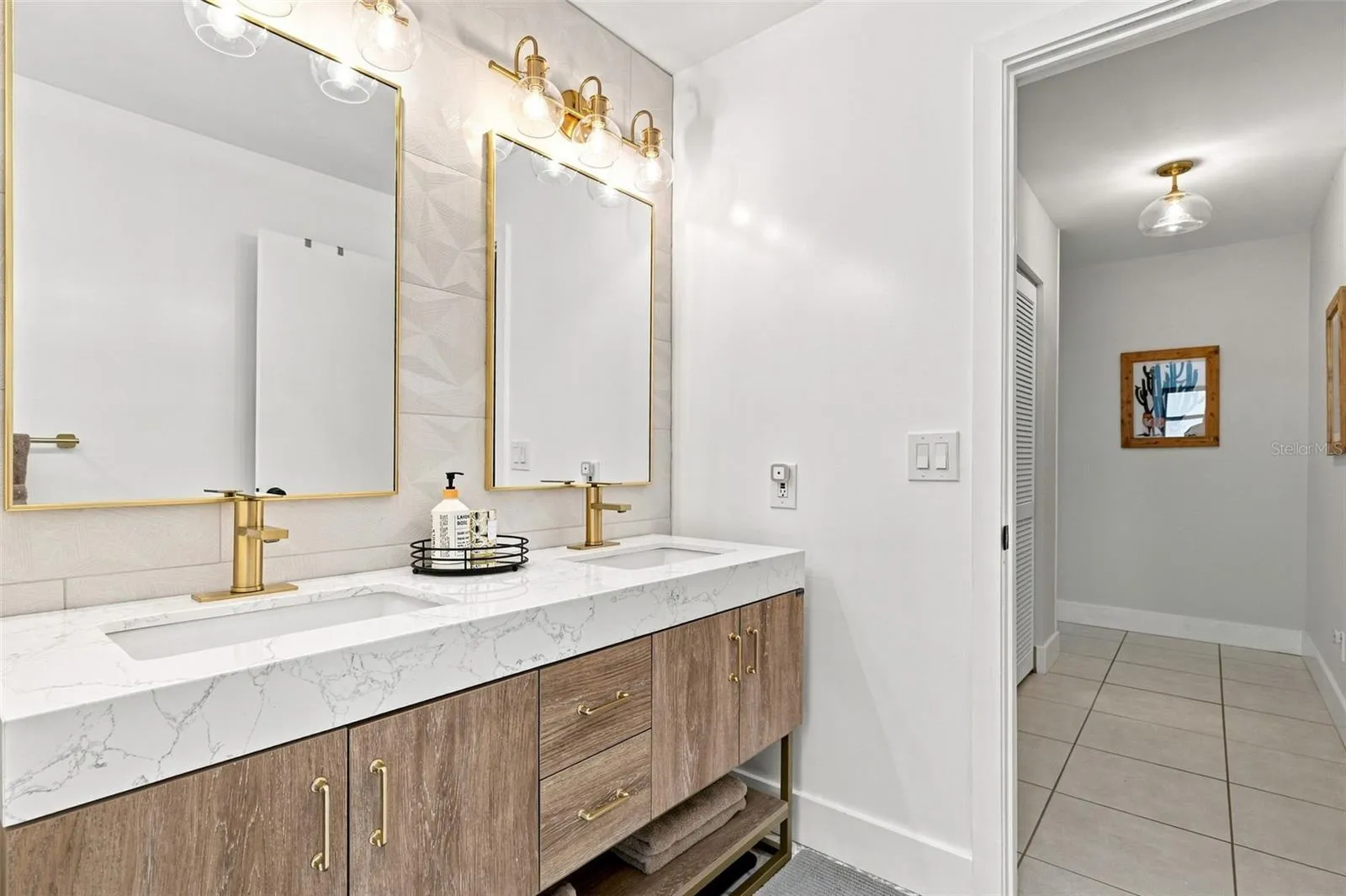 Fully updated second bathroom