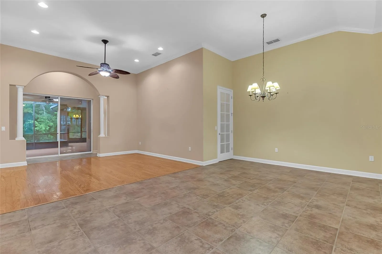 Foyer/Formal Living Room/Dining Room