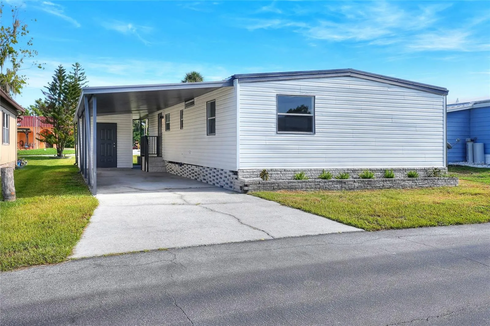 Front Entry, at driveway