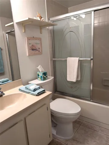 Guest bath.