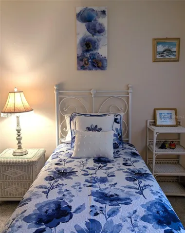 Guest bedroom.