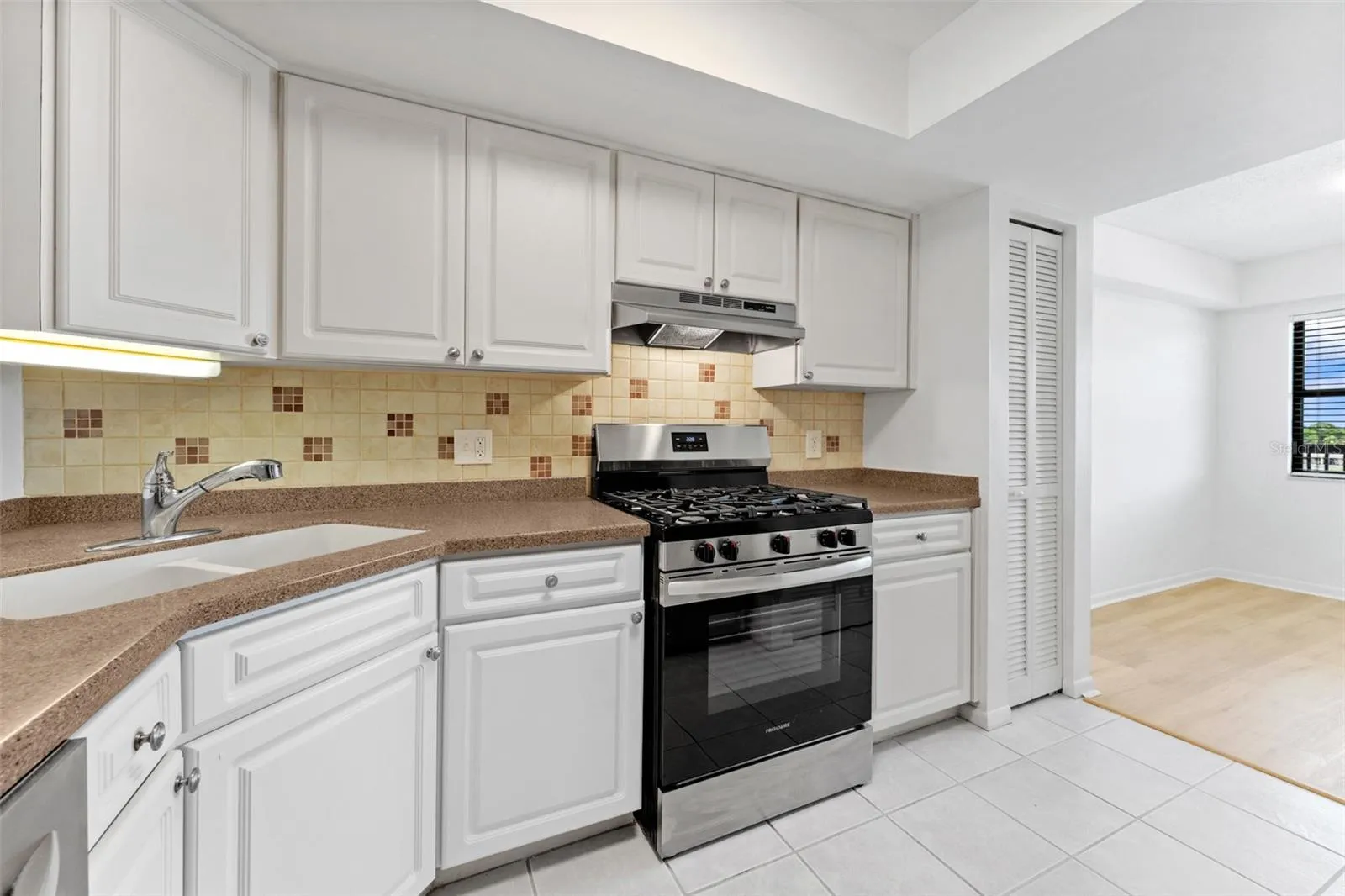 Gas stove has never been used, just installed!
