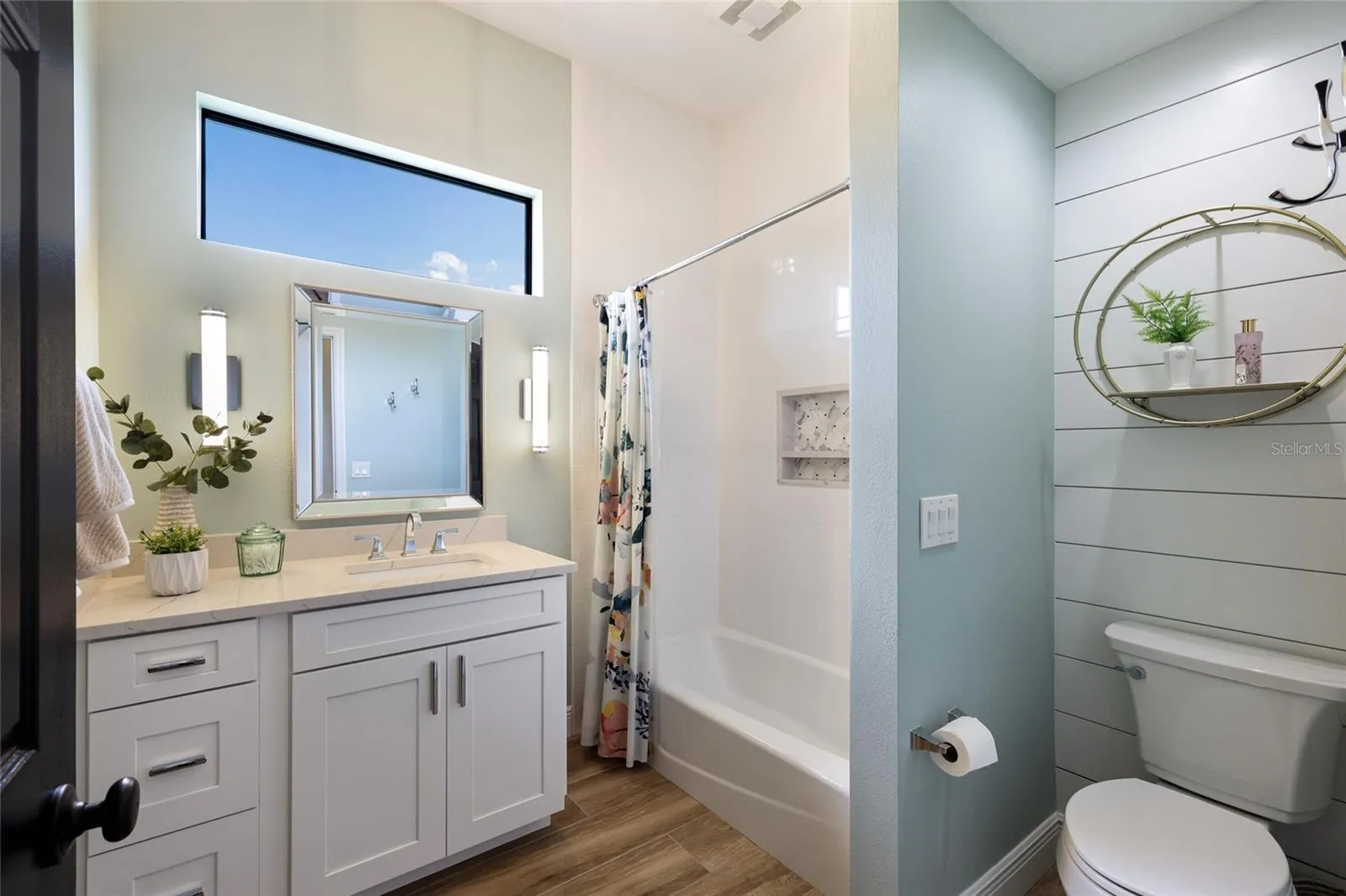 Guest bath 1